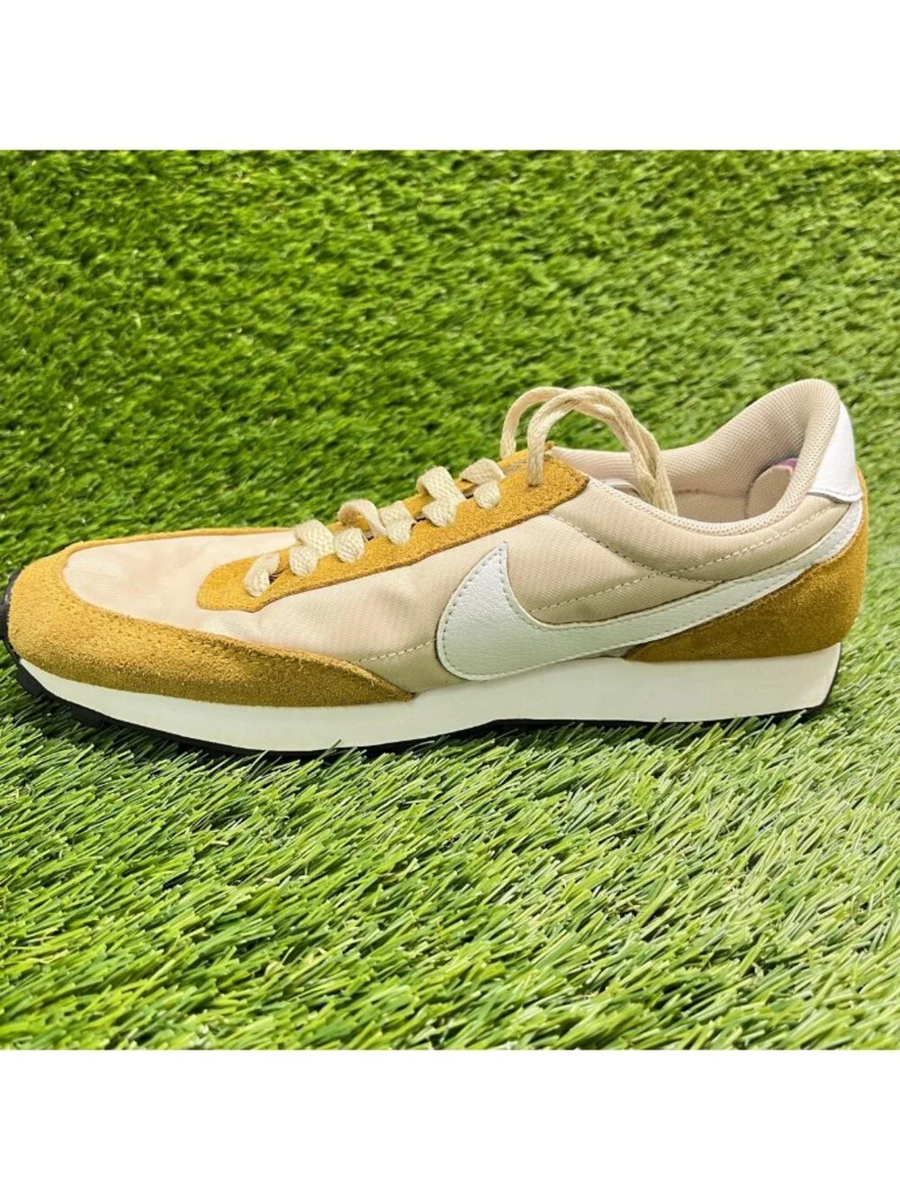 Nike Daybreak Womens Size 6.5 Beige Brown White Athletic Running Shoes Sneakers